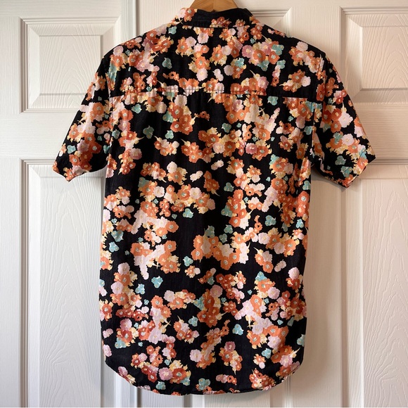 Size Small Floral Reef Button Up - Picture 2 of 4